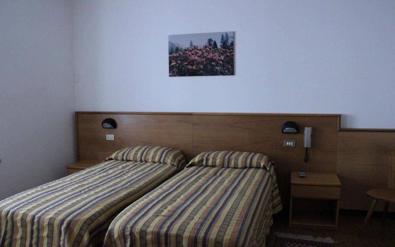 Albergo Speranza Spiazzi Di Monte Baldo Spiazzi Di Caprino Extérieur photo